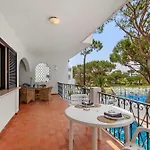 Tennis View Apartman