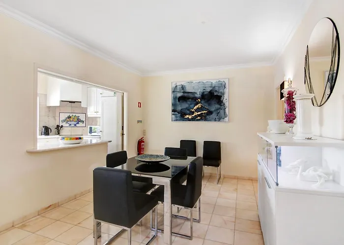 Tennis View Apartament *