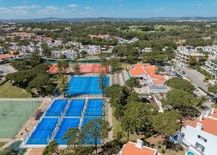 Tennis View Apartament *